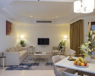 Corp Executive Hotel Doha Suites - Doha - Living room