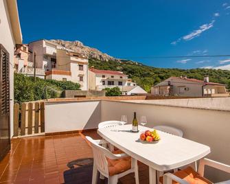 Beautiful Apartment In Jurandvor - Baška - Balkon