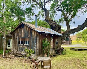 Gorgeous Cabin on historic Ranch just five minutes from town - Livermore - Edificio
