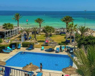 فندق دار البحر - ميدون - حوض السباحة