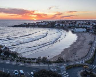 Hotel Belle Vue Royan - Royan - Building