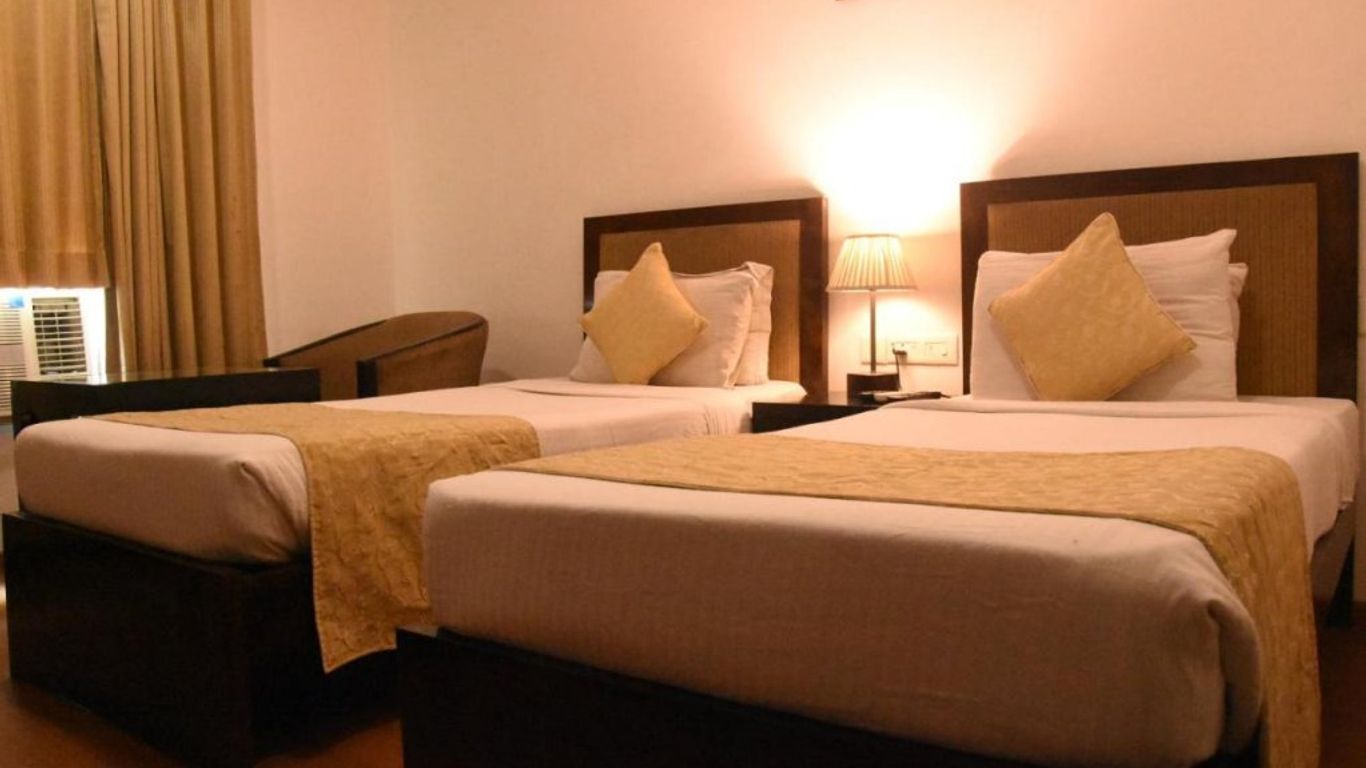 Hotel Clark Inn Kaushambi