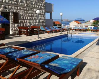 Villa Amorena - Adults Only - Bol - Pool