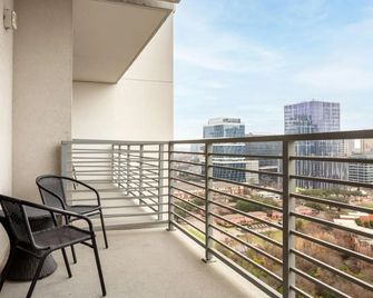 Locale Victory Park - Dallas - Dallas - Balcony