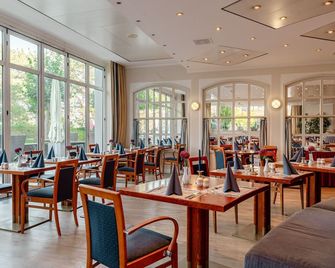 أركونا ستراند هوتل - بنز - مطعم