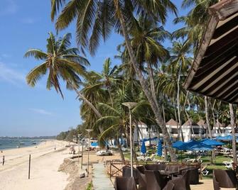 Kenya Bay Beach Hotel - Mombasa - Strand