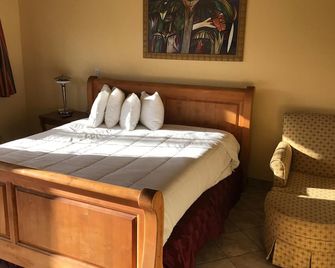 Bayshore Inn Ventura - נטורה - חדר שינה