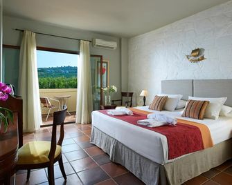 Mistral Hotel - For Solo Travelers - Platanias - Спальня