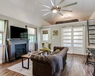 Lone Pine Cabin - Weatherford, Texas - Weatherford - Sala de estar