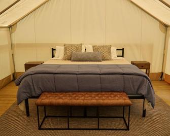 Valley Overlook - Cuyahoga Falls - Bedroom