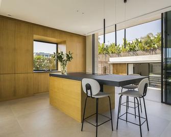 Villa Al Fresco Sitges Center and 10 minutes walk from beach Amaizing Design New Villa and new urbanization - Sitges - Essbereich