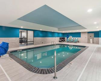 Hampton Inn & Suites Benton Harbor - Benton Harbor - Pool