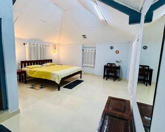 Yethkadu Fieldview Home Stay- Entire Home - Kakkabe - Bedroom