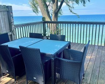 Historic Lakefront Home with Amazing Views of Lake Erie! - Eastlake - Balcón