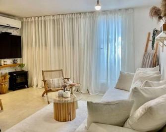 Amazing loft at the city center - Ramat Gan - Living room