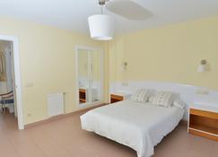 Apartamentos Marina - Naveces - Bedroom