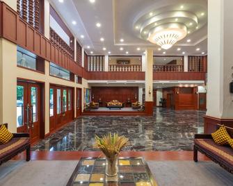 Hotel De La Renaissance - Siem Reap - Lobby