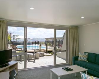 Anchorage Resort Taupo Nz - טאופו - סלון