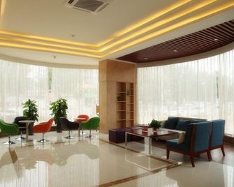 Greentree Inn Dezhou Qingyun Government Express Hotel - Dezhou - Lobby