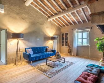 5 Bedroom Gorgeous Home In Arezzo - Arezzo - Soggiorno