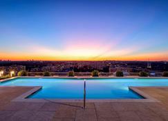 Luxury 1 Bedroom Apartment in the heart of Pentagon City - Arlington - Piscina