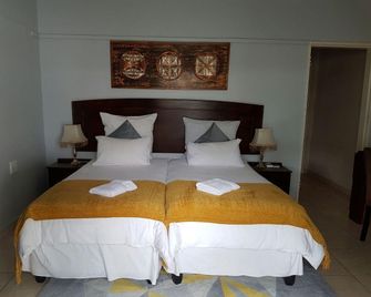 Ehrlichpark Lodge - Bloemfontein - Bedroom
