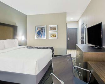 La Quinta Inn & Suites by Wyndham Ponca City - Ponca City - Bedroom