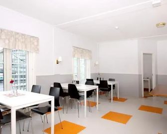Airport Motel & Apartment - Gardermoen - Comedor