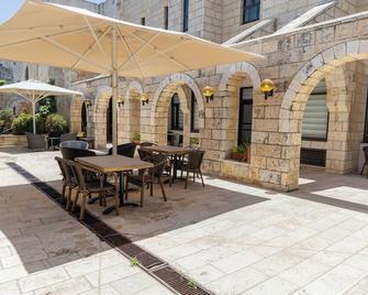 New Gate Hostel - Jerusalén - Patio
