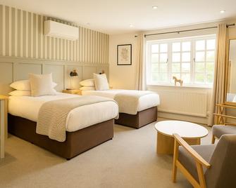 Kings Arms Hotel - Amersham - Bedroom