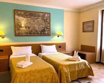 Hotel Susa & Stazione - Susa - Bedroom
