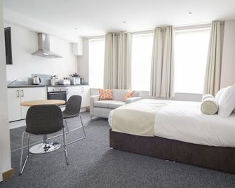 Wellington Apartments - Norwich - Bedroom