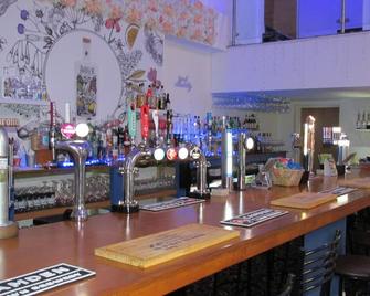 Rooms at The Ritz Complex - Desborough - Bar