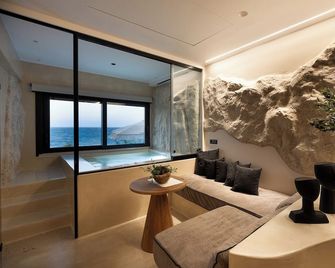 Portara Seaside Luxury Suites - Naxos