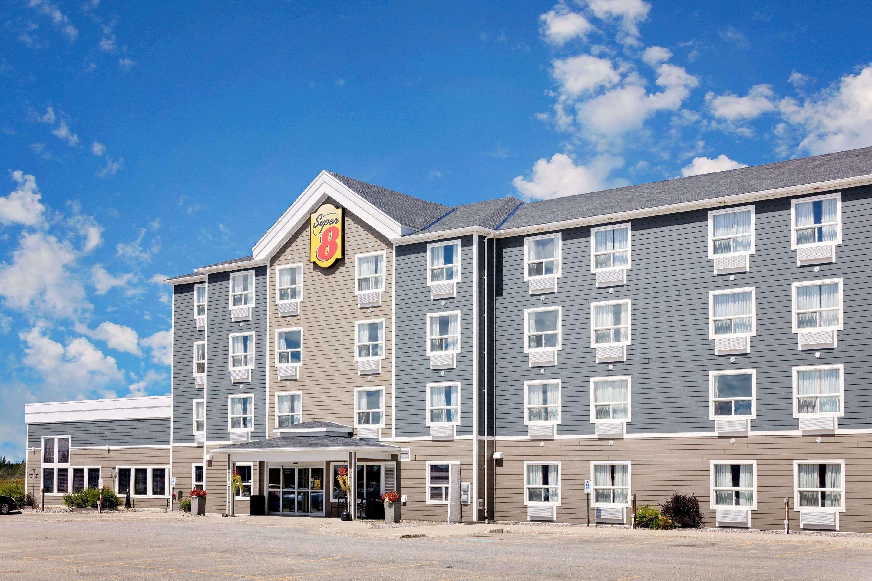 Super 8 by Wyndham Kapuskasing - Kapuskasing - Gebäude