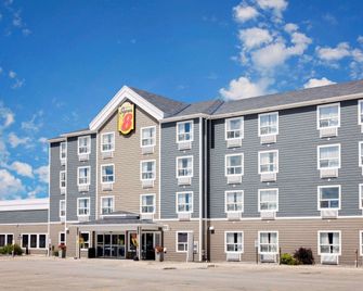 Super 8 by Wyndham Kapuskasing - Kapuskasing - Building