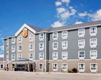 Super 8 by Wyndham Kapuskasing - Kapuskasing - Gebäude