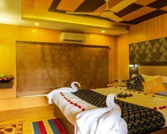 Southern Panorama Cruise - Alappuzha