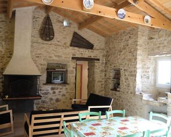 stone farmhouse on one level 3 c. with private pool - Tournon-d'Agenais - Salle à manger