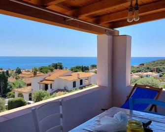 Casa Arcaidu - Porto Pino - Balcón