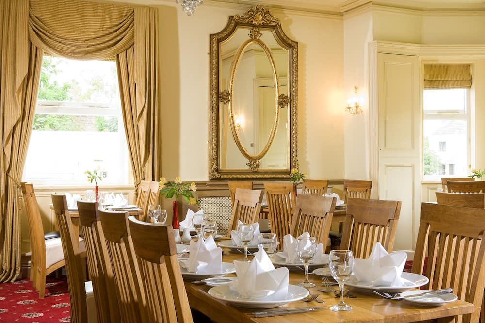 Ramada by Wyndham Cheltenham - צ'לטנהאם - מסעדה