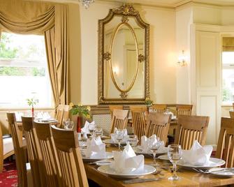 Ramada by Wyndham Cheltenham - Cheltenham - Restaurant