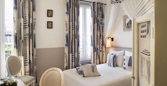 Hotel Le Central - Trouville-sur-Mer - Bedroom