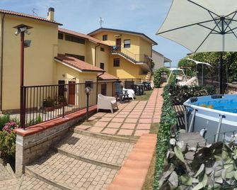 Complesso Turistico Aurora - camere & Appartamenti - Poggio Picenze