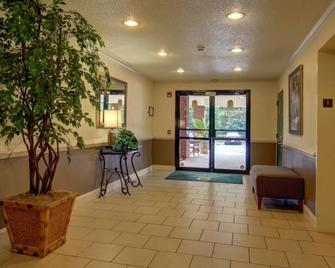 Intown Suites Extended Stay Marietta Ga - Roswell Rd - Marietta - Aula