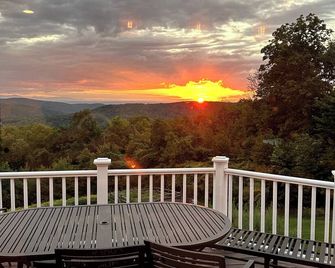 One-of-a-Kind Breathtaking Berkshire Retreat - Canaan - Balcony