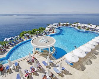 Korumar Hotel Deluxe - Kusadasi - Pool