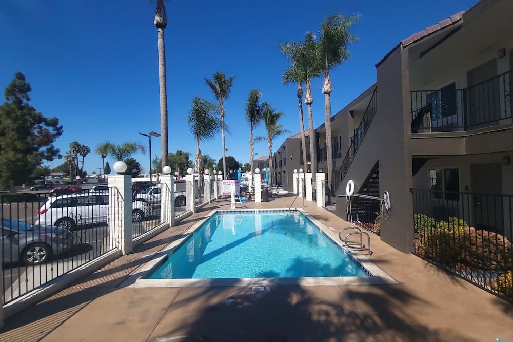 SureStay Hotel by Best Western Chula Vista San Diego Bay thumbnail 2
