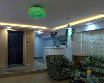 Hotel New White House - Hyderabad - Recepción