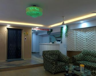 Hotel New White House - היידרבד - דלפק קבלה